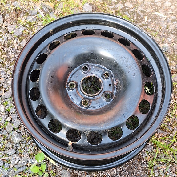 Volkswagen Passat 1,9 TDI -08 peltivanne 1 kpl 16"