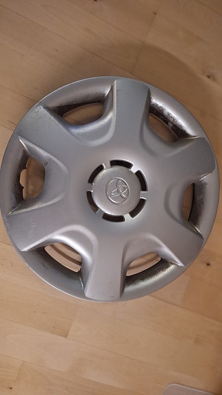 Toyota pölykapseli 13"