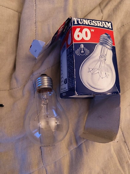 Yongsam 60W hehkulamppu E27