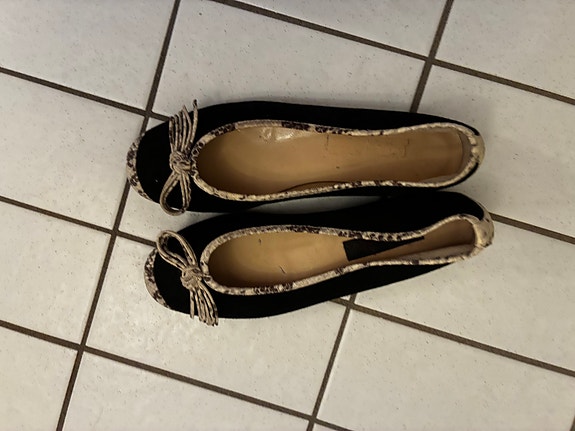 Mustat ballerinat nahkaa koko 37 musta / eläinkuosi