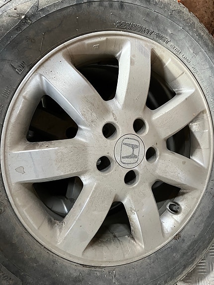Ostetaan 225/65/17 Honda CRV nastarenkaat