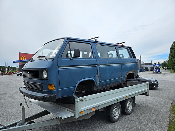VW Transporter T3 syncro myydään osina