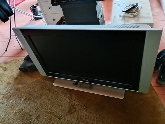 Digiboxin tarvitseva 42" TV