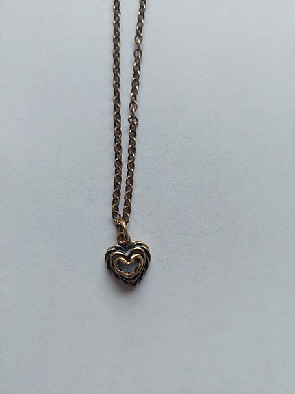 Kalevala talon sydän riipus