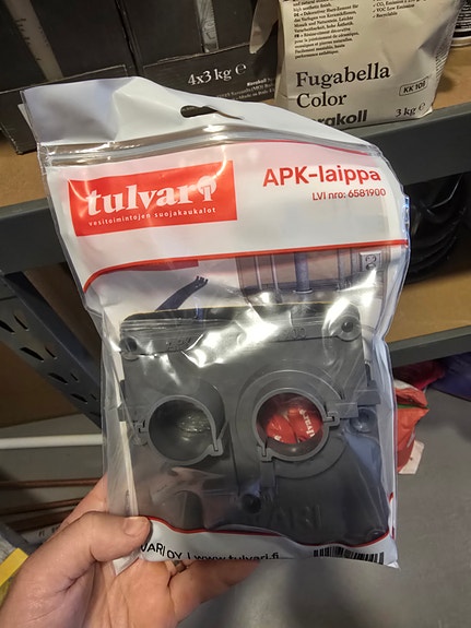 APK läpivientilaippa