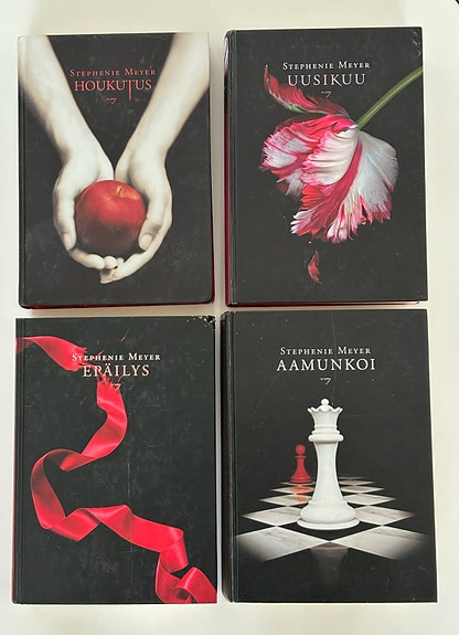 Stephenie Meyer Twilight / Houkutus saagan kirjat