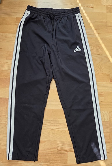 Adidas miesten verryttelyhousut M koko