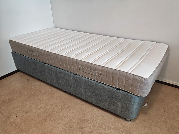 Urgent sale of a bed in good condition