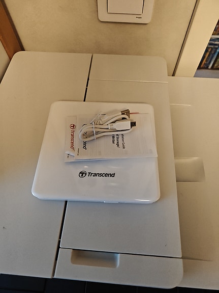 Transcend slim portable CD/DVD USB levyasema