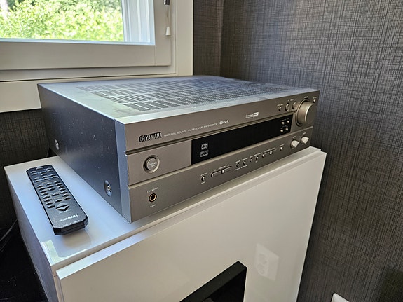 Yamaha RX-V430RDS -viritinvahvistin kaukosäätimellä
