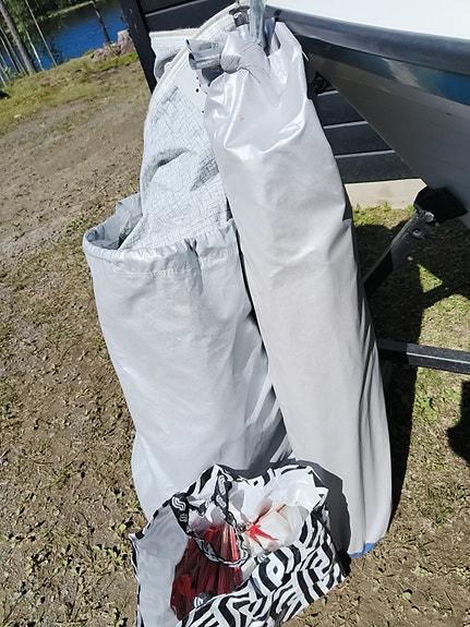 Asuntovaunun etuteltta