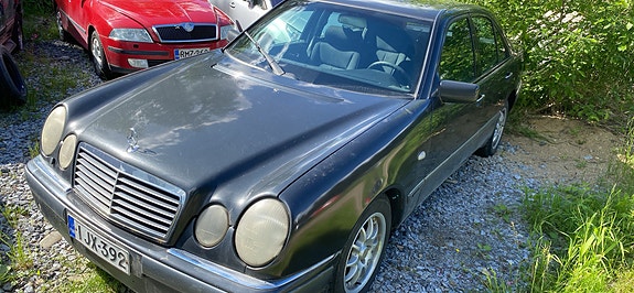 Mercedes-Benz E 230 automatic osina