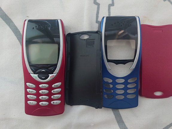 Nokia 8210