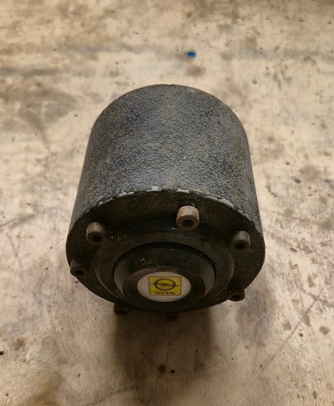 opel ascona a ratin keskiö