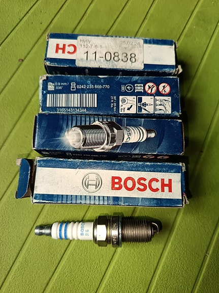 4 x Sytytystulpat Megane 2, 1,6 16v bensa