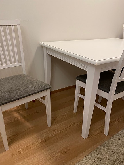 Pöytä ja 4 tuoli, Ruokailuryhmä