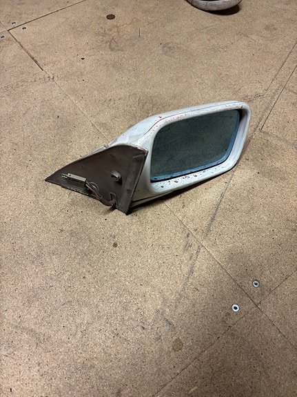 BMW E30 pre-facelift sähköiset lämmitettävät peilit, vasen + oikea