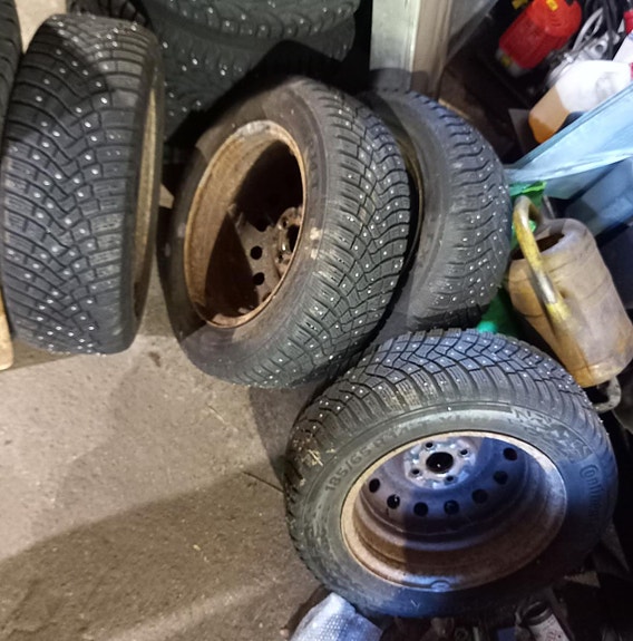 Nastarenkaat 185 / 65 R14"