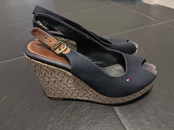 Tommy Hilfiger kiilakorkokengät 37