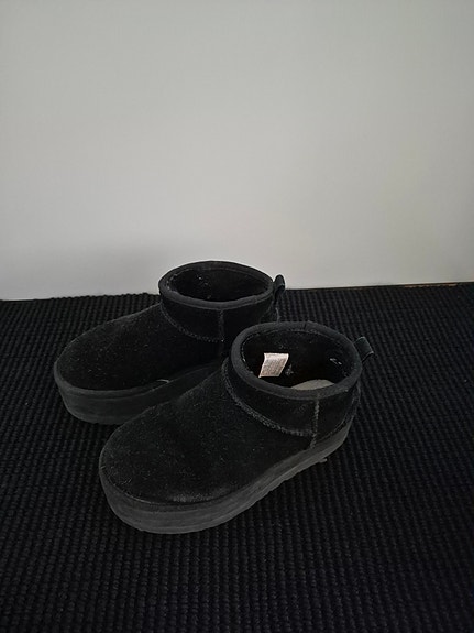 UGG W Classic Ultra Mini Platform