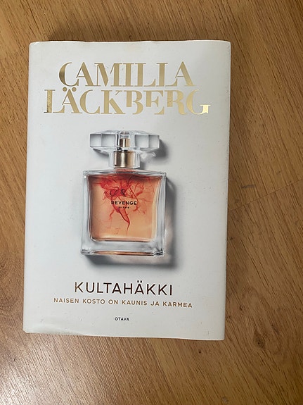 Camilla Läckberg Kultahäkki kovakantinen kirja