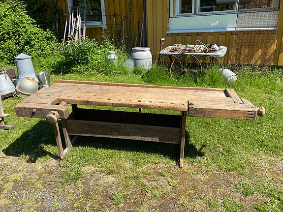 Vanha höyläpenkki