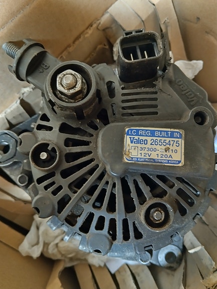 Valeo 2655475 laturi 12V 120 Ampeeria D4FB moottori