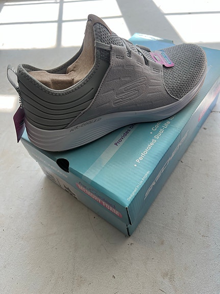 Uudet Skechers Air Cooled Memory Foam tennarit koko 38 harmaa naisten