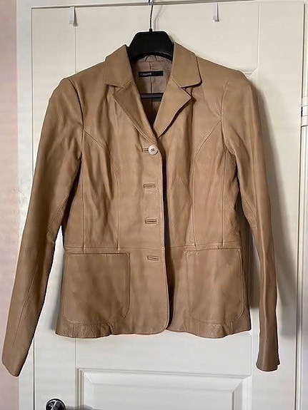 Beige nahkatakki