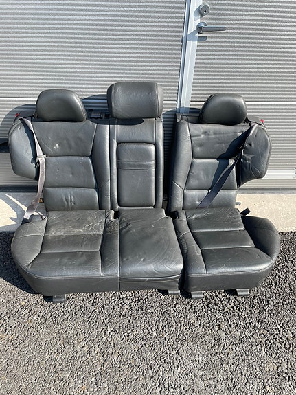 Volvo v70 mk2 nahkapenkit taakse