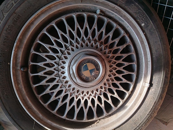 BMW e36 hyväkuntoset vanteet
