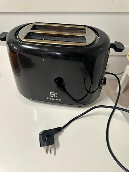 Electrolux leivänpaahdin musta