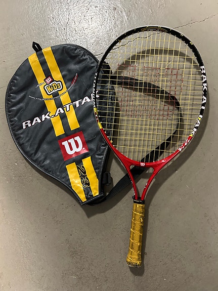 Lasten Wilson tennismaila suojapussilla