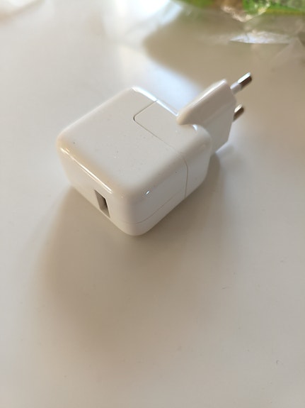 Apple iPhone laturi USB-seinälaturi