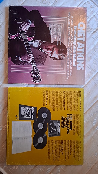 Chet Atkins Guitar Method -kirja ja levyt