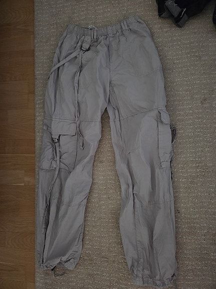 Bershka cargo housut