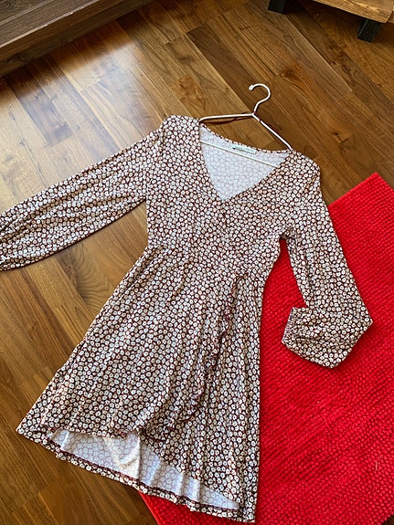 Pull&Bear  Naisten trikoomekko 38