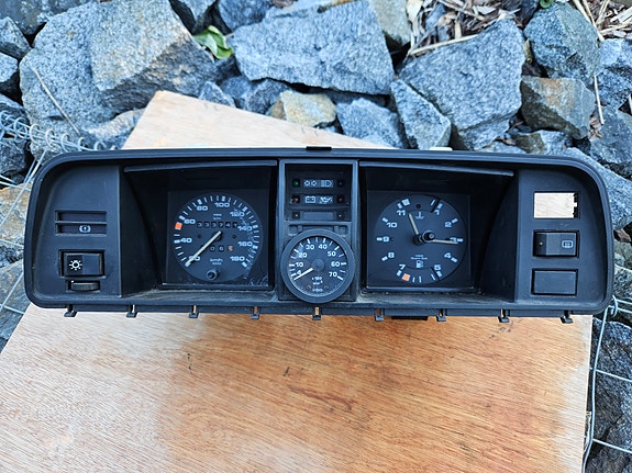 VW Transporter T3 Syncron mittaristo
