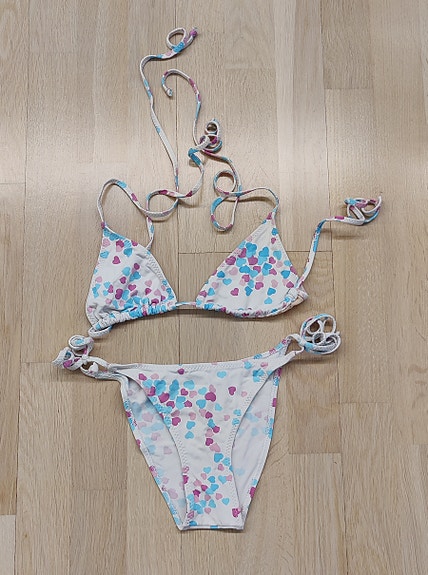 Naisten bikinit
