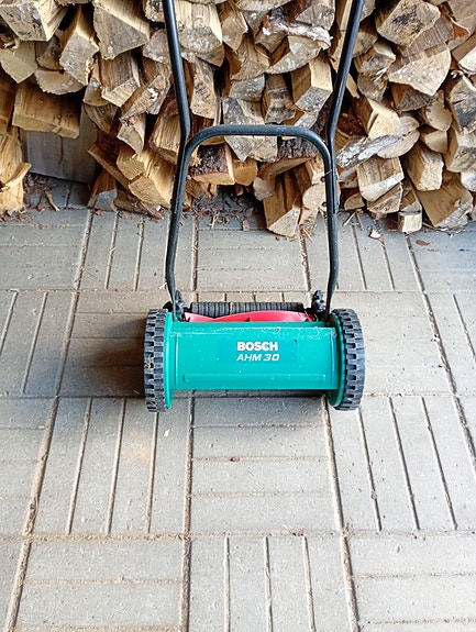 Bosch AHM 30 ruohonleikkuri