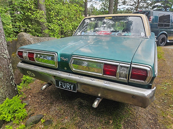 Ostetaan Plymouth Fury 1966 takavalon linssit