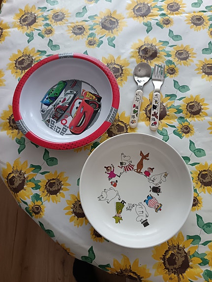 Lasten Muumi ja Cars astiasetti