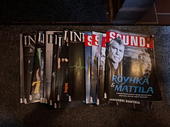 Annetaan pino lehtiä