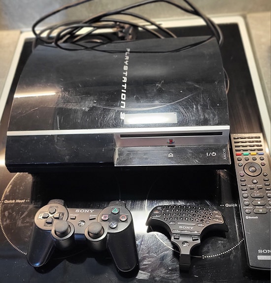 Sony PlayStation 3 pelikonsoli