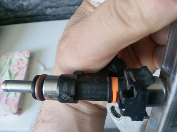 Renault polttoainesuutin