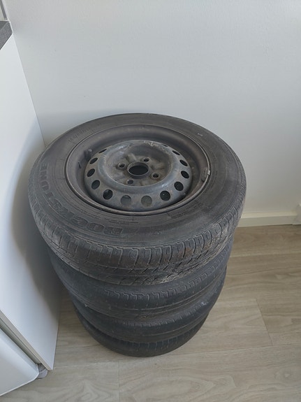 Toyota, Bridgestone kesärenkaat. 155/80 R13, 2kpl
