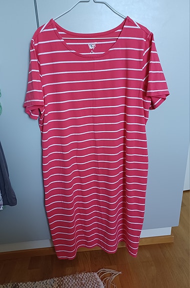 Punainen mekko