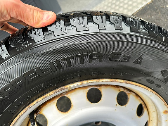 Hakkapeliitta C3 215/65R16c nastarengas