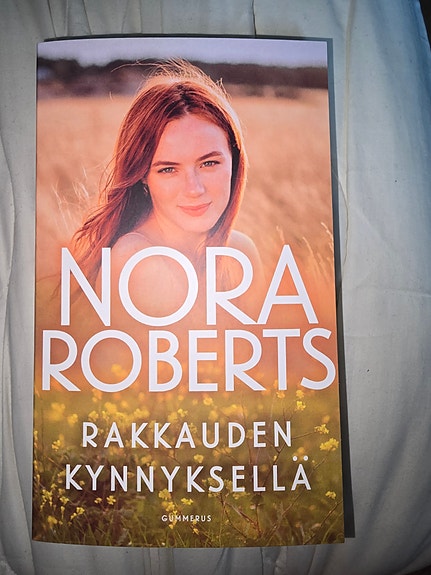 Nora Roberts Rakkauden kynnyksellä pokkari