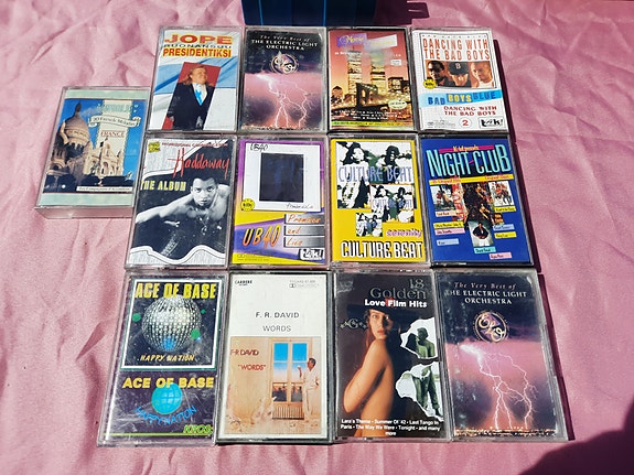C kasetti, CD levy, DVD levy